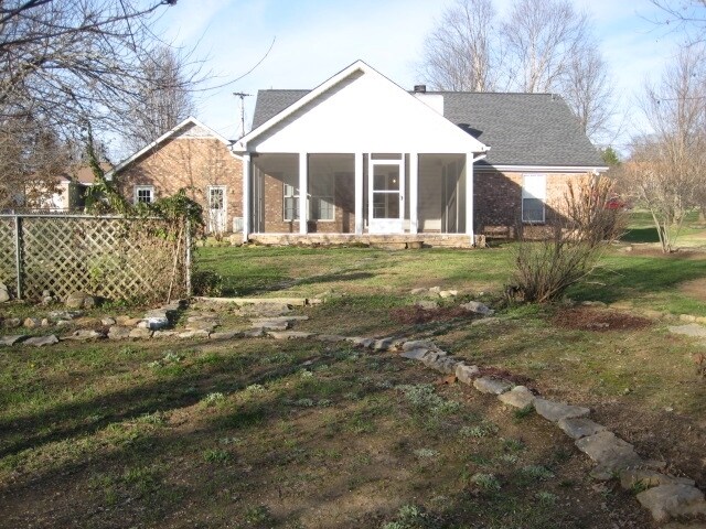 Building Photo - 1013 Victoria Ln W