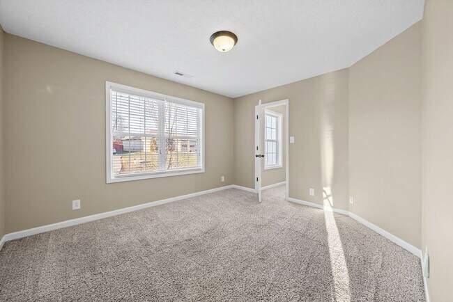 Building Photo - Pet Friendly Four Bedroom!