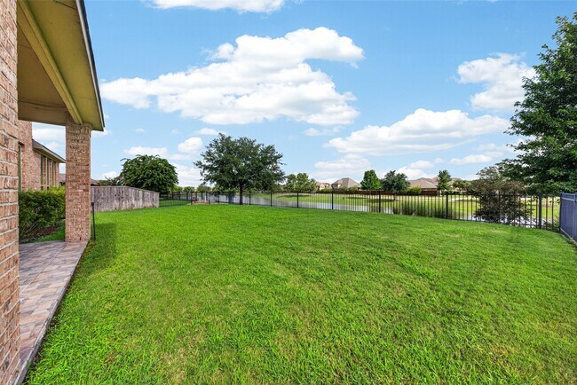 Building Photo - 26302 Misty Ember Ln