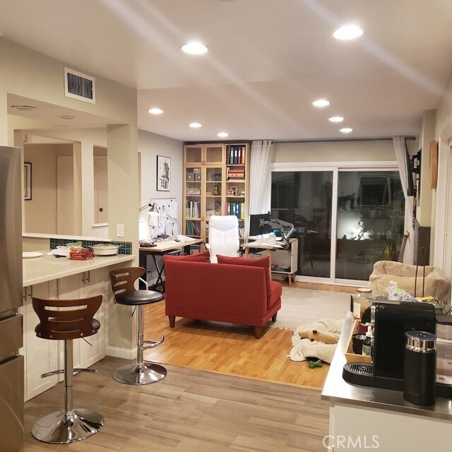 Building Photo - 26476 Vía Lara