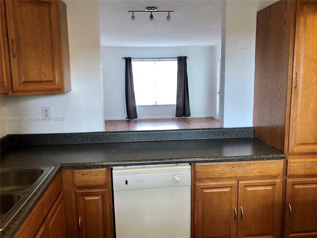 Building Photo - 8121 SW 24th Ct