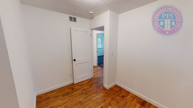 Building Photo - Enjoy Rural Living, Close To City & Freeways!!!  Beautiful Outdoor Living Space, Single Level Ran...