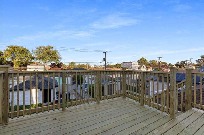 Building Photo - 1335 Marengo Ave