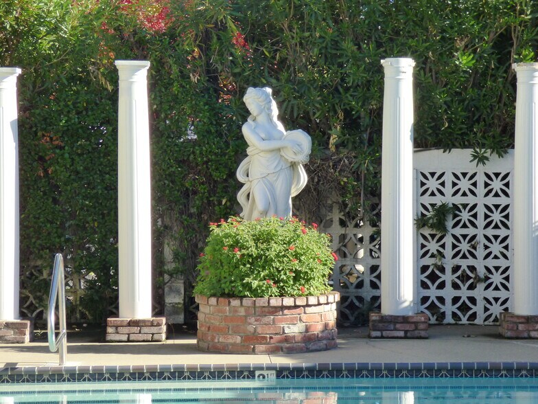 Pool Area Statue - 6016 S Land Park Dr