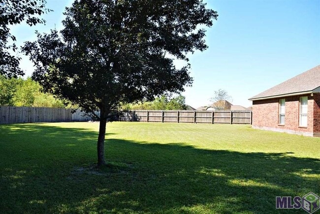 Building Photo - 10124 Nashville Ct