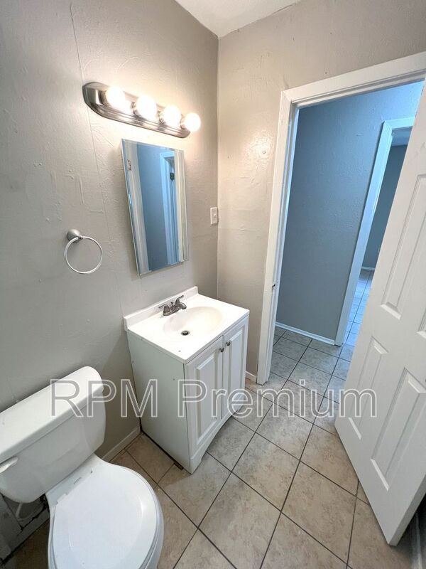 Building Photo - 6132 Pontotoc St