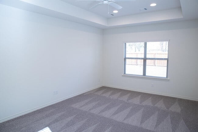 Building Photo - 2925 Gordon Ave