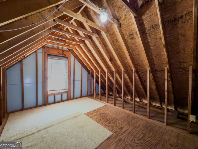 Building Photo - 593 Red Tip Ln
