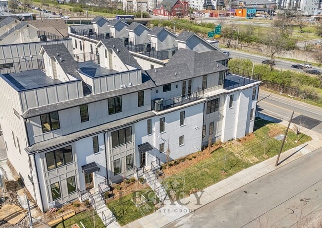 Building Photo - 1019 12th Ave N