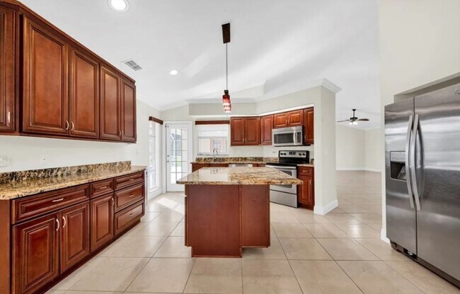 Building Photo - Stunning 3-Bedroom, 2-Bath Estate Home in ...