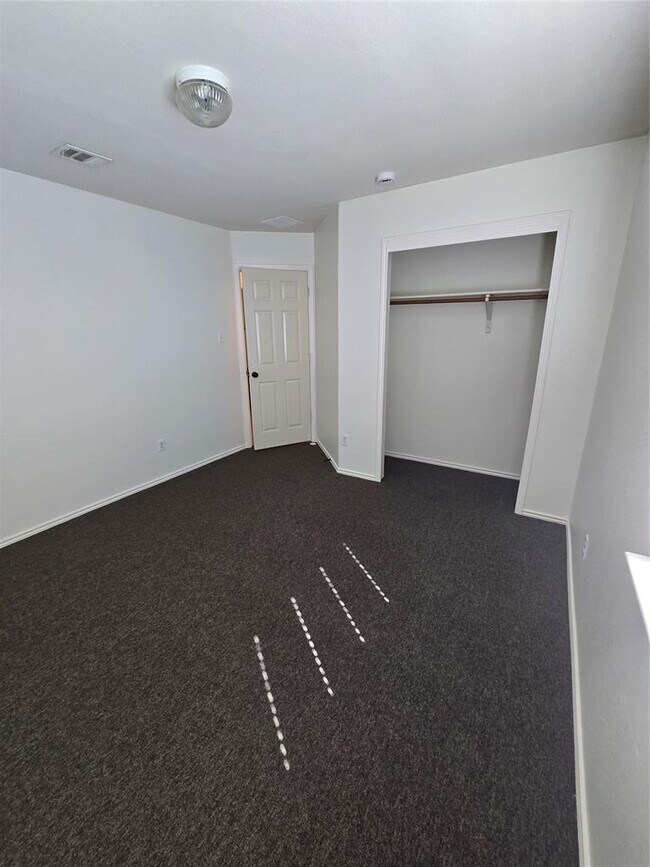 Building Photo - 11909 Big Sky Dr