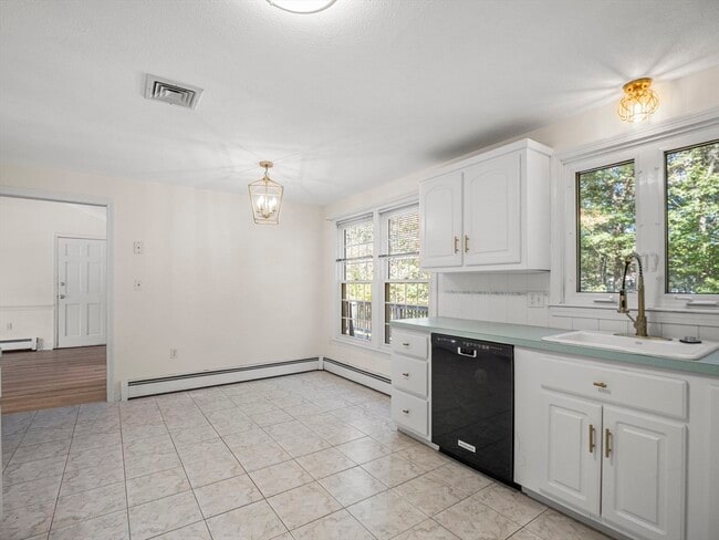 Building Photo - 40 Langley Ln