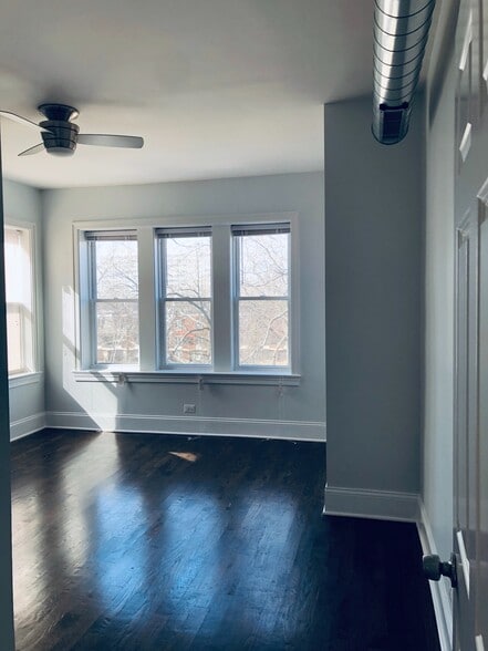 Building Photo - 623 E Groveland Park