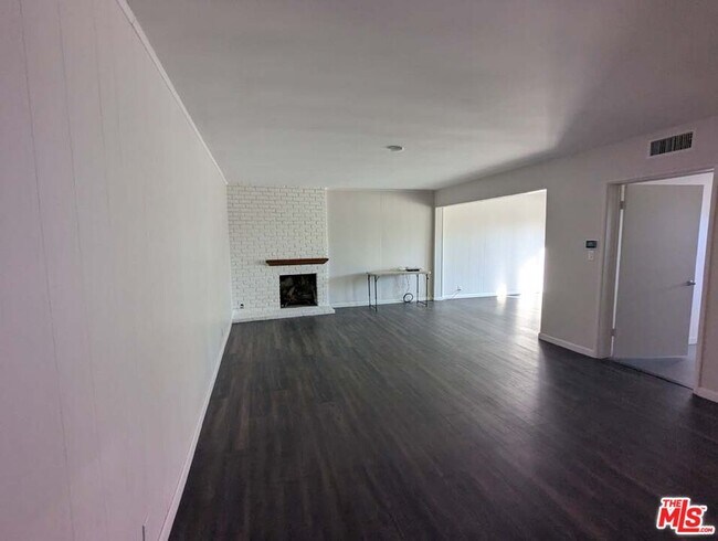 Building Photo - 508 Fernpark Dr