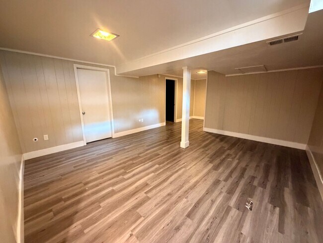 Building Photo - 5729 Ridgebrook Ave SE