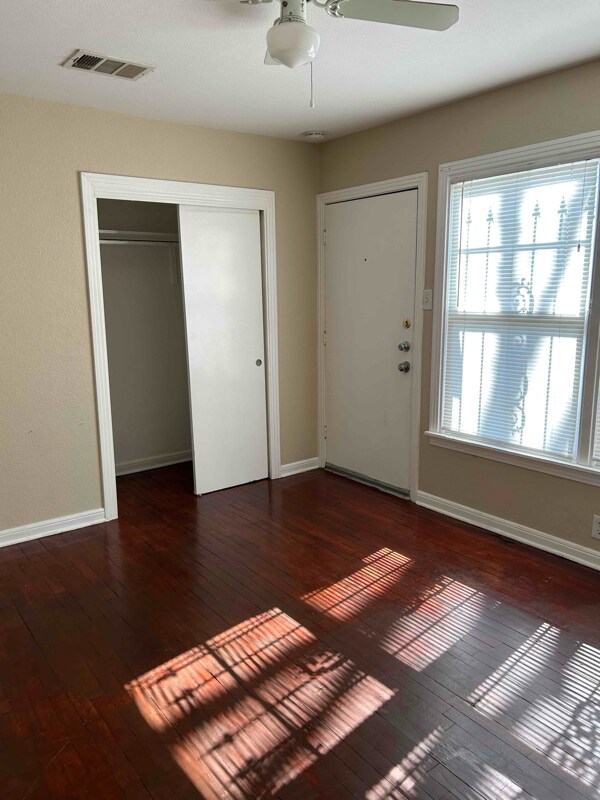 Building Photo - 1008 Pecan Ave