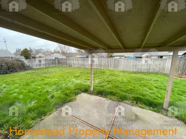 Building Photo - Homestead loves their tenants! 1/2 one months rent!