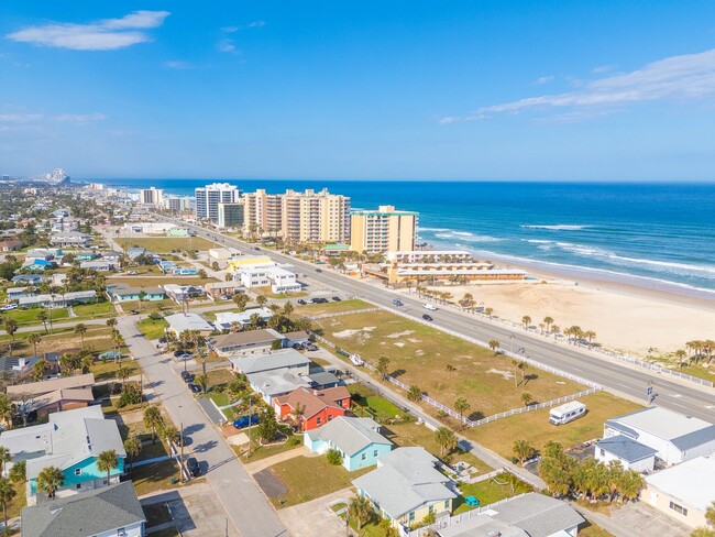 Building Photo - Coastal Charm ?with OCEAN VIEWS Meets Mode...