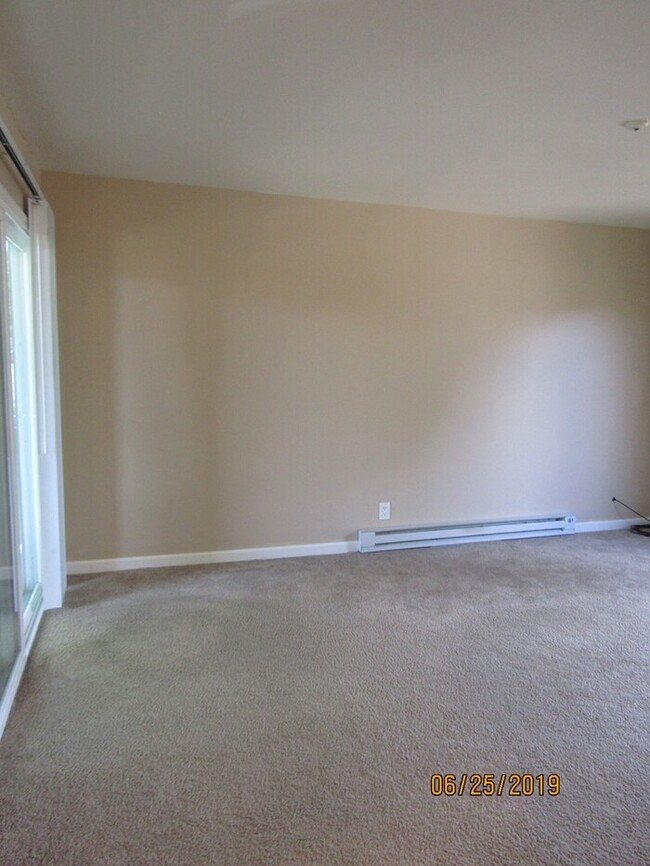 Building Photo - 1Bed/1Ba Apartment! in Coddingtown area