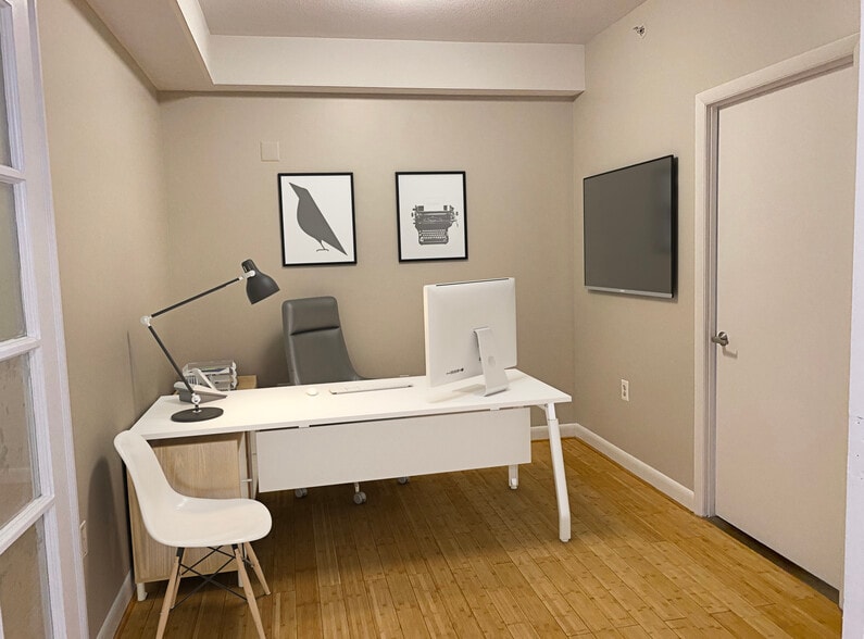 Office / 3rd Bedroom - 400 Massachusetts Ave NW