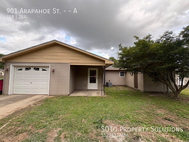 Building Photo - 901 Arapahoe Dr