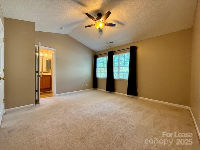Building Photo - 10879 Holly Ridge Blvd