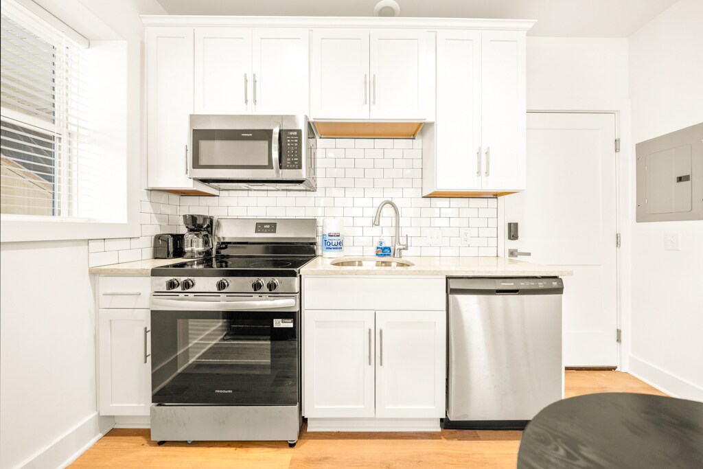 Building Photo - 4245 Troost Ave