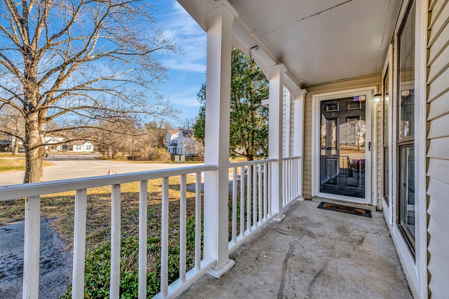 Building Photo - 710 Rachels Trl