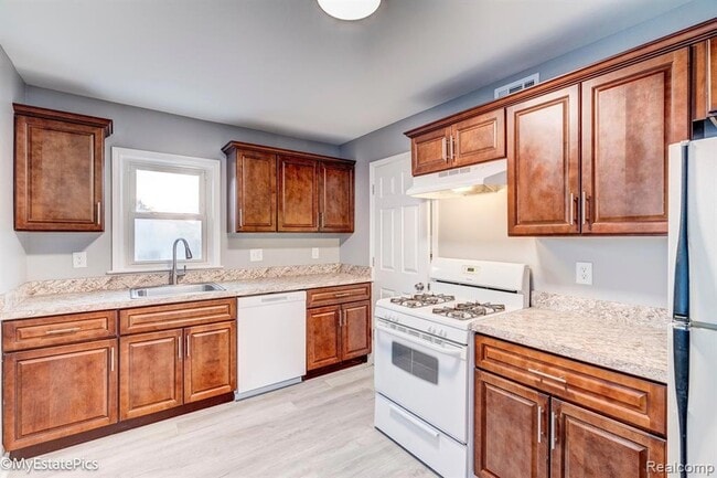 Building Photo - 6151 Helen St