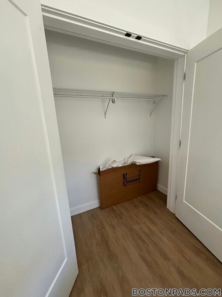 Building Photo - 199 Gardner St