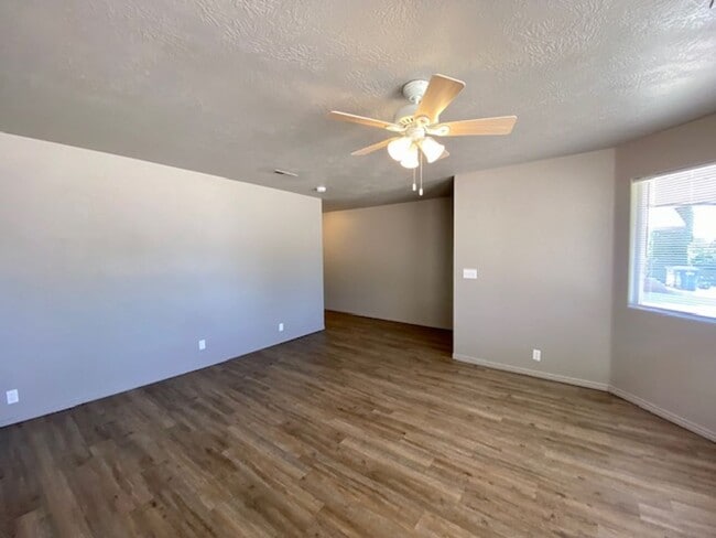 Primary Photo - DARLING PROPERTY FOR RENT IN LAVERKIN!