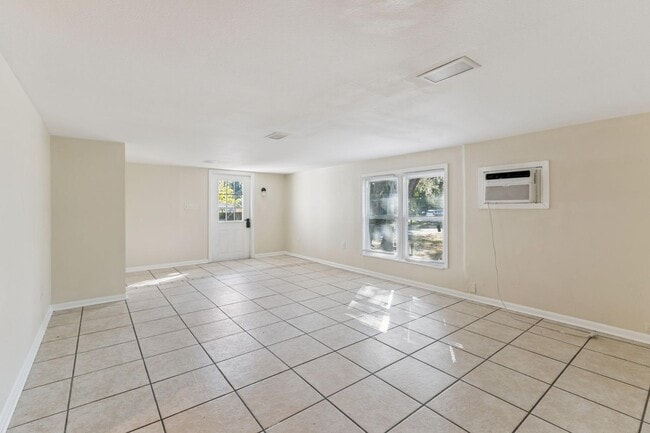 Building Photo - 38341 Palm Grove Dr