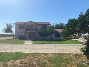 Building Photo - large home in the country!