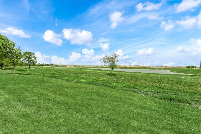 Building Photo - 6110 Meadow Bluff Ct