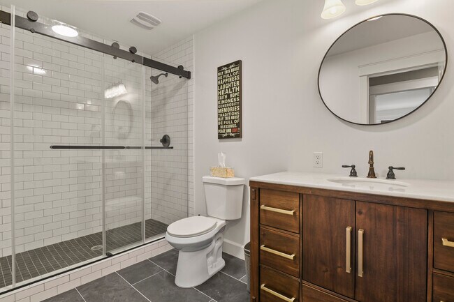 Building Photo - 1950 Mesa Park View