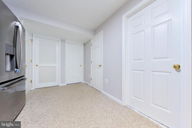 Building Photo - 685 Springhouse Square SE