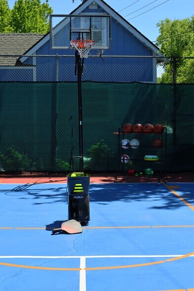 Building Photo - 8413 Tiffany Dr