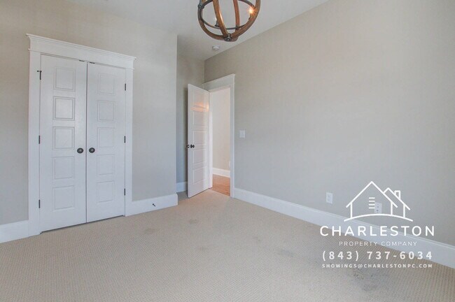 Building Photo - 1636 Juliana St