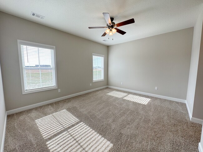 Building Photo - 310 Parkersburg Ln