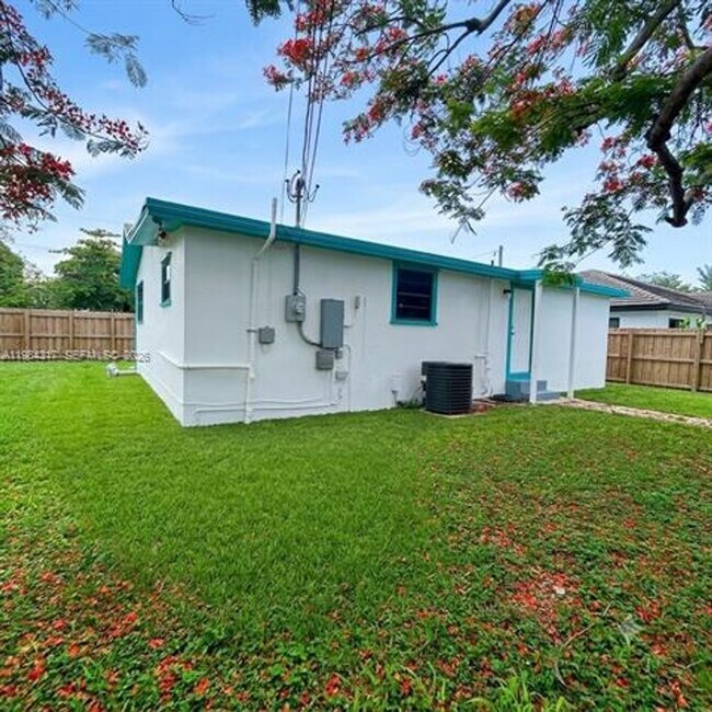 Building Photo - 8866 SW 126th St