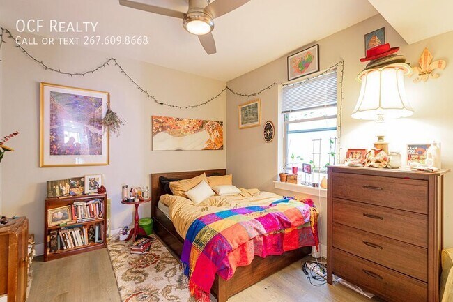 Building Photo - Graduate Hospital Three Bed Apartment