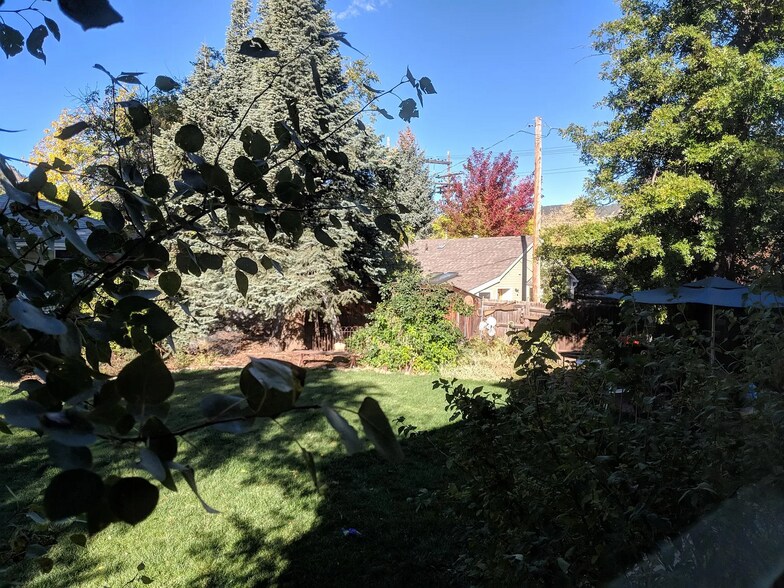 Building Photo - 925 Grandview Ave