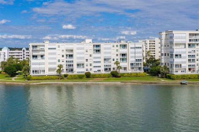 Building Photo - 7984 Sailboat Key Blvd S
