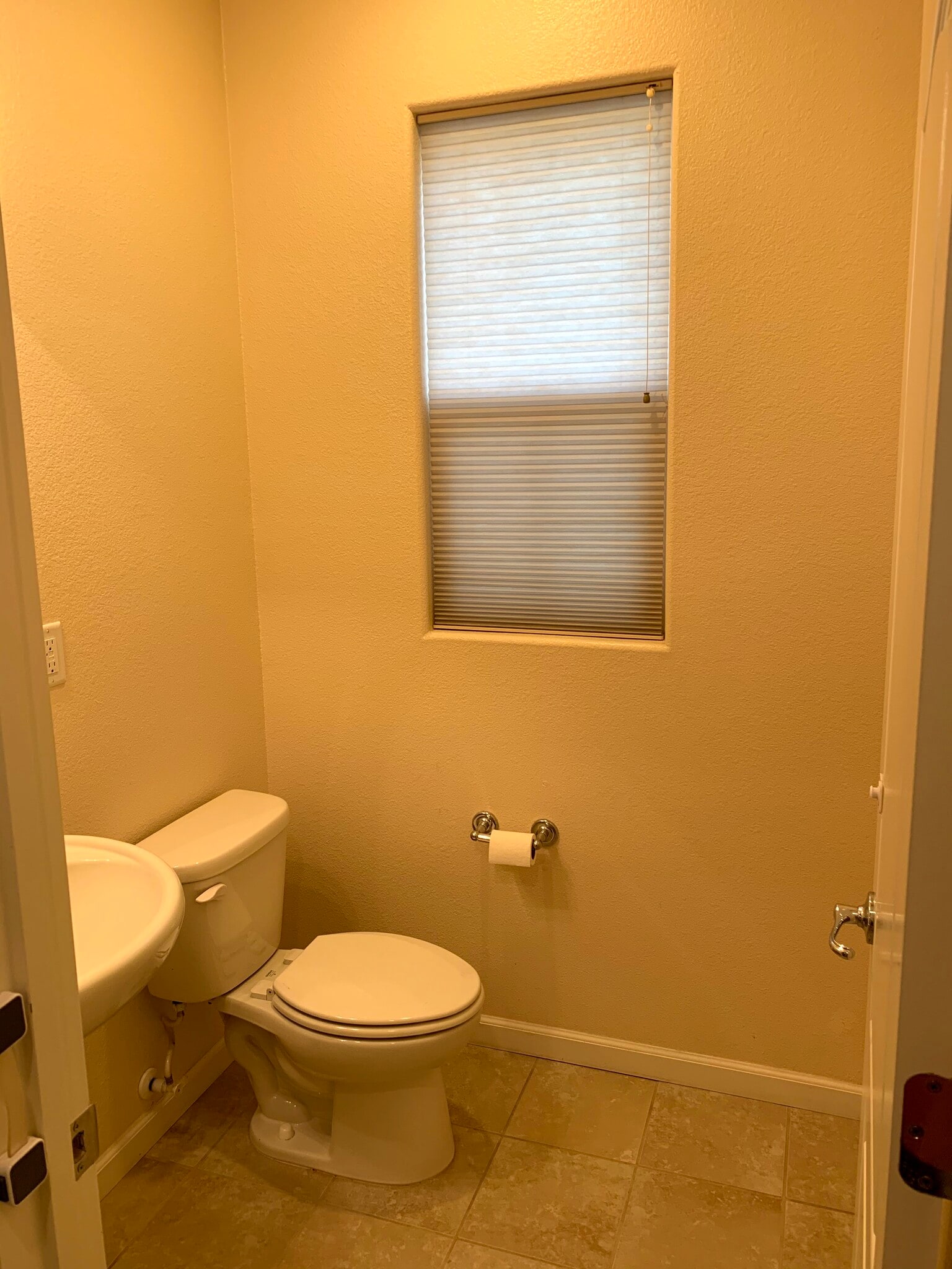 First Floor Half Bath - 5853 Flora Cmn