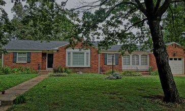Building Photo - Coming Soon 10/8/25! Charming and spacious...
