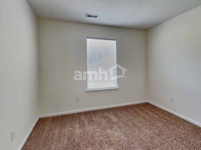 Building Photo - 120 Birch Hill Ct