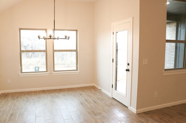 Building Photo - Brand New Home in Yukon!