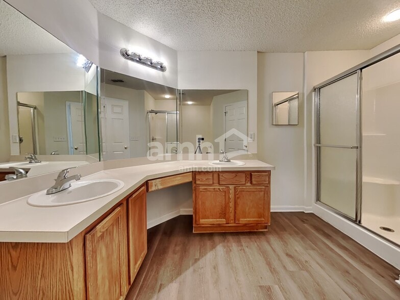 Building Photo - 2737 Taylor Hill Dr