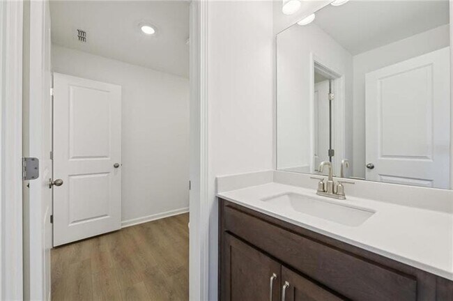 Building Photo - 64 Silverleaf Trl