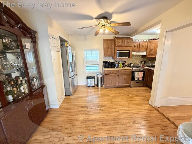 Building Photo - 4 St Mary Rd